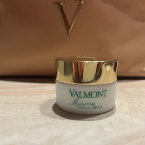 Valmont Moisturizing With A Cream